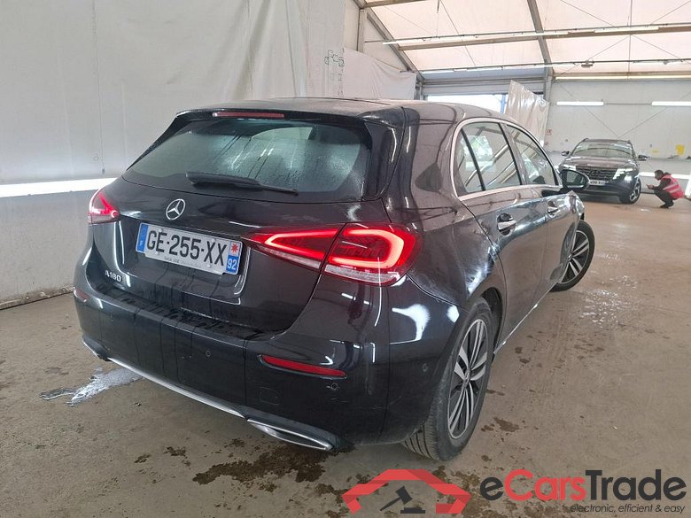 MERCEDES-BENZ Classe A Compact / 2018 / 5P / Berline A 180 Progressive Line 7G-DCT #3