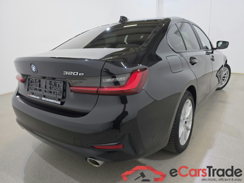 BMW 320e Plug-In Hybrid Aut. LED-Xenon LC-Pro Navi Hi-Fi Sport-Leather KeylessGo Camera Klima PDC ... #4