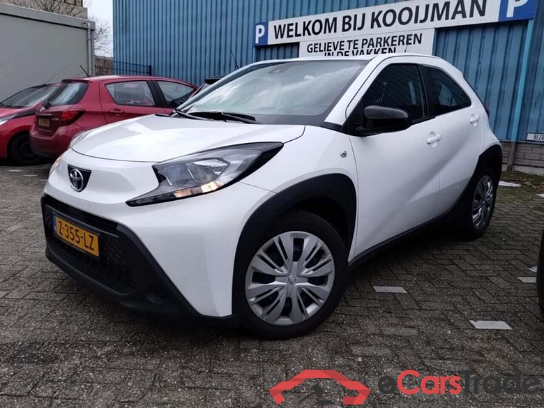 TOYOTA Aygo X 1.0 VVT-i MT Play #1