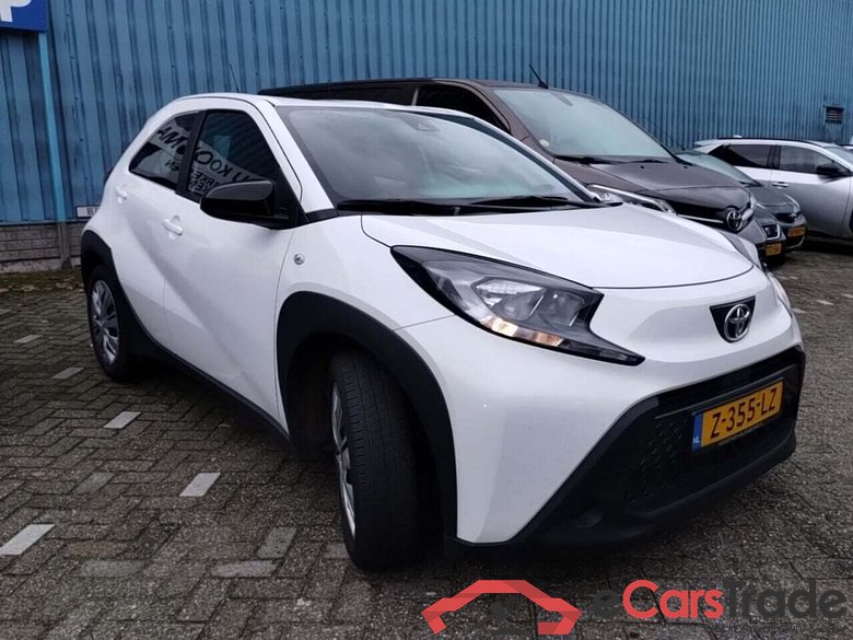 TOYOTA Aygo X 1.0 VVT-i MT Play #2