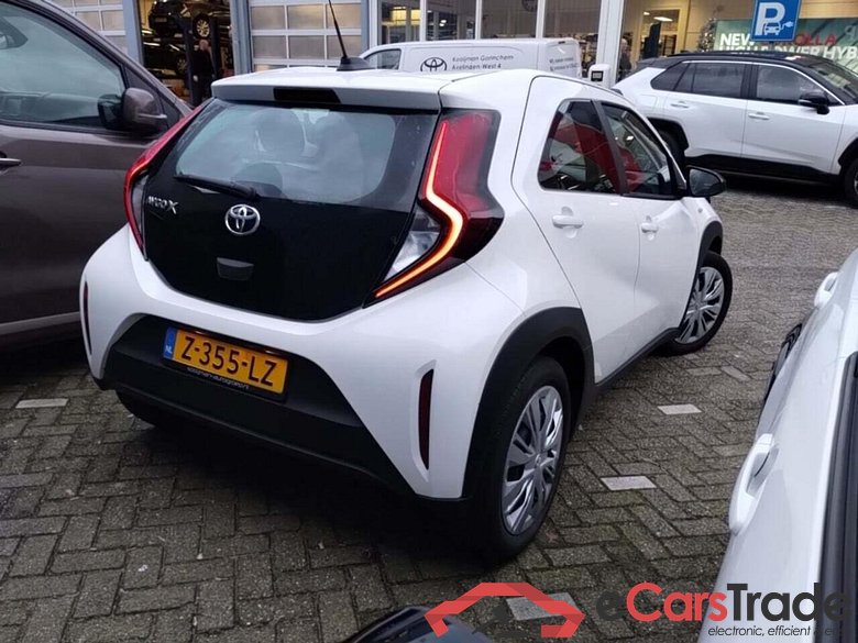 TOYOTA Aygo X 1.0 VVT-i MT Play #4