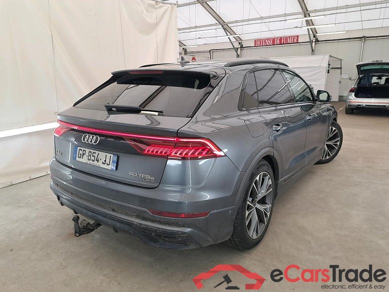 AUDI Q8 / 2018 / 5P / SUV 60 TFSi e quattro tiptronic Competition #3