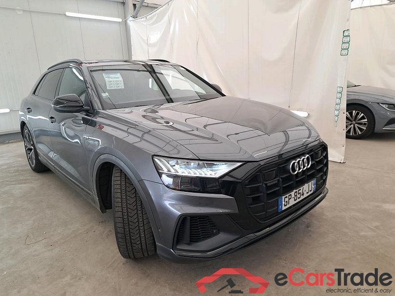 AUDI Q8 / 2018 / 5P / SUV 60 TFSi e quattro tiptronic Competition #4