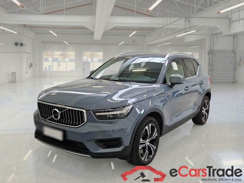 VOLVO XC40 / 2017 / 5P / SUV T5 PLUG-IN HYBRID AUTO RECHARGE INSCR.