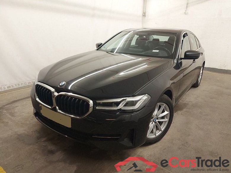 BMW 520d Aut. LED Head-Up LC-Pro ACC Sport-Leather Navi-Pro KeylessGo Camera Klima PDC ...