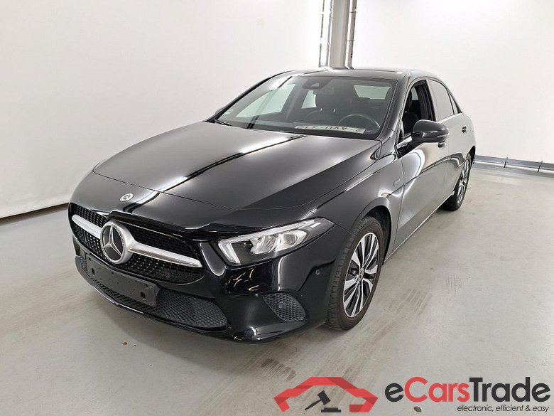 MERCEDES-BENZ A-CLASS LIMOUSINE 1.3 A 250 E DCT #1
