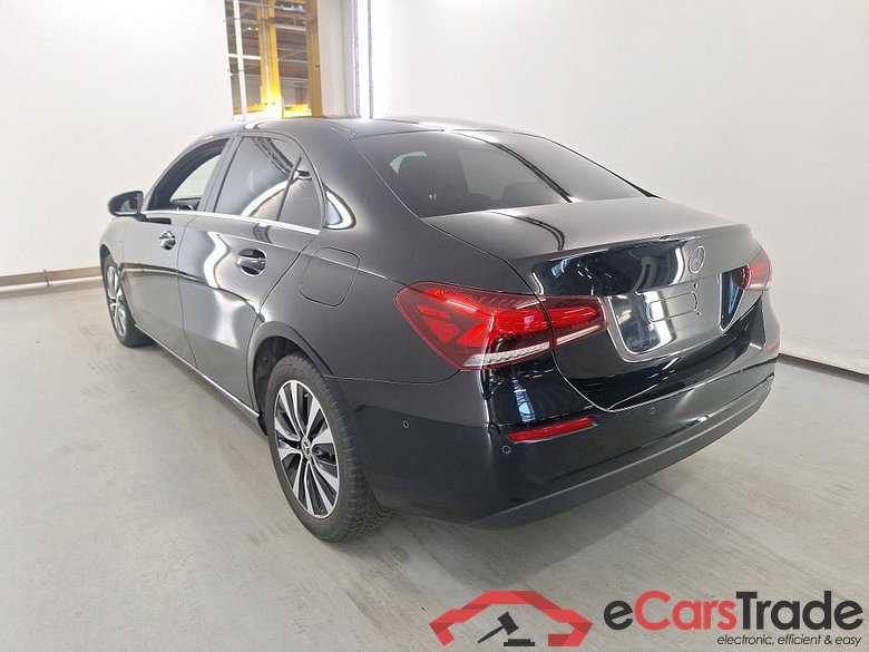 MERCEDES-BENZ A-CLASS LIMOUSINE 1.3 A 250 E DCT #3