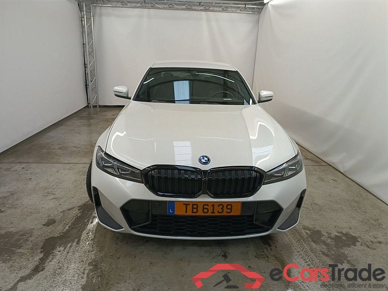 BMW 3 - 2022 320eA PHEV 4d #5
