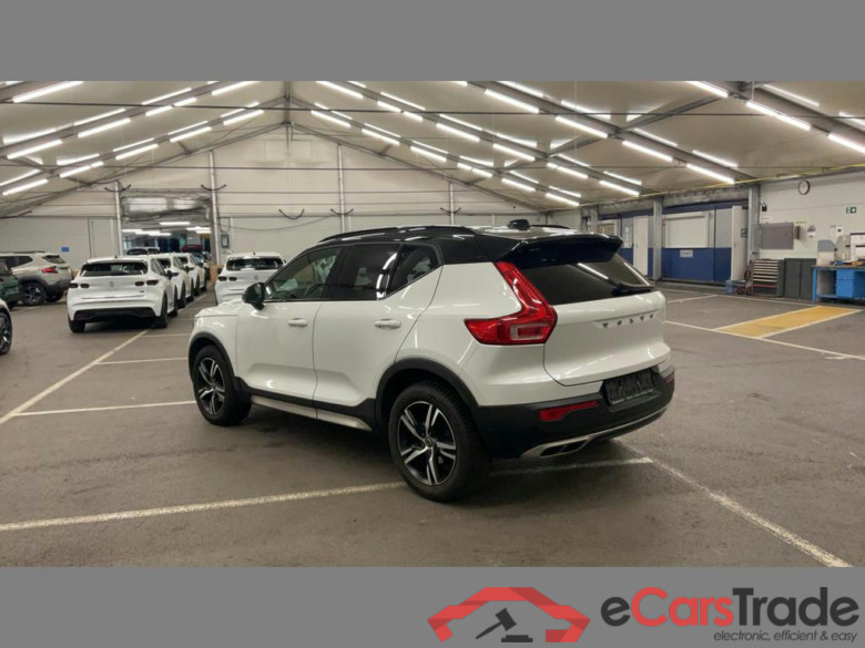 VOLVO XC40 1.5 T3 R-Design Geartronic #3