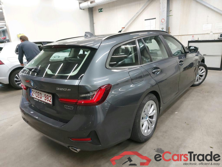 BMW - BMW 3 TOURING 320e 204PK Business Edition With Vernasca Heated Sport Seats & Driving Assistant Pack & Active Cruise Control  * HYBRID * #2