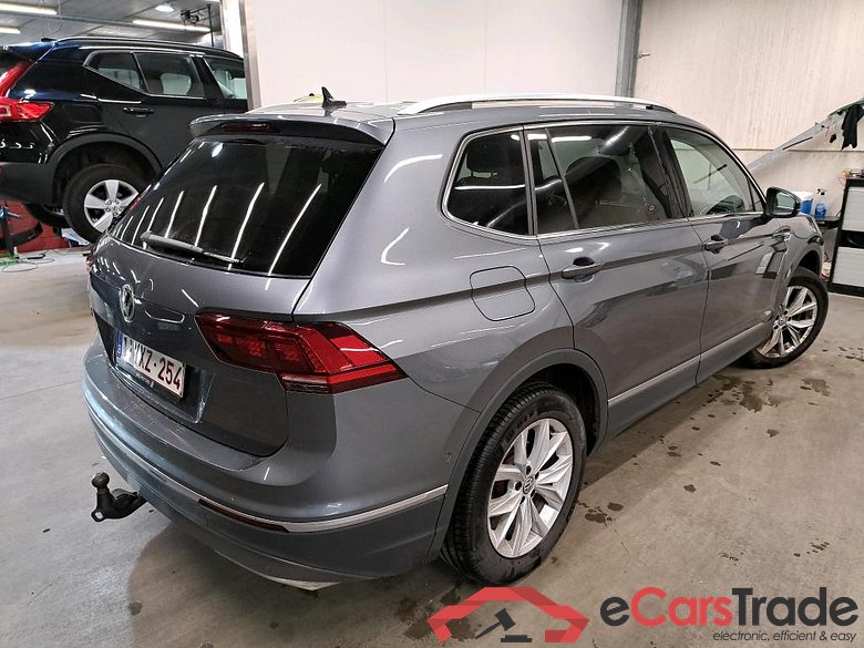 VOLKSWAGEN - VW  TIGUAN ALLSPACE TDI SCR 150PK Highline Pack Premium With Vienna Leather & Travel & GPS Pro &  DynAudio & Two Individual Seats on Third Row & Area View & Pano Roof & Trailer Towing Hook #2