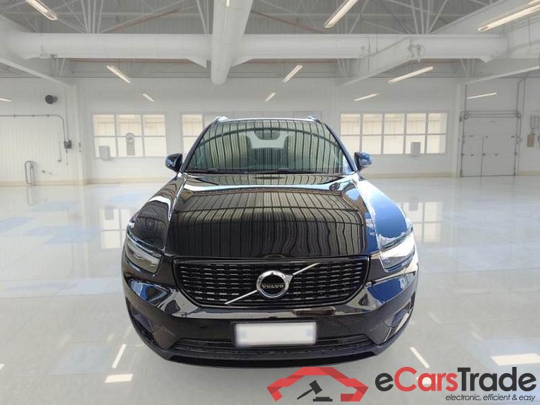 VOLVO XC40 / 2017 / 5P / SUV T4 PLUG-IN HYBRID AUTO RECHARGE R-DESIGN #6