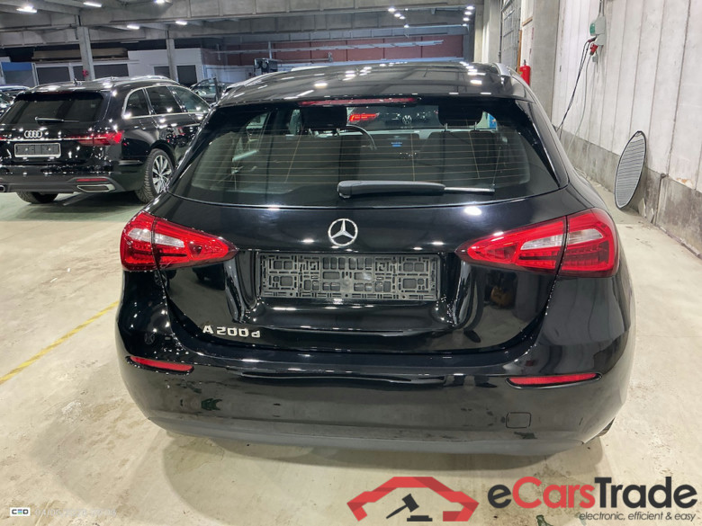 MERCEDES-BENZ A-CLASS 1.3 A 180 ESSENTIAL LINE DCT #5