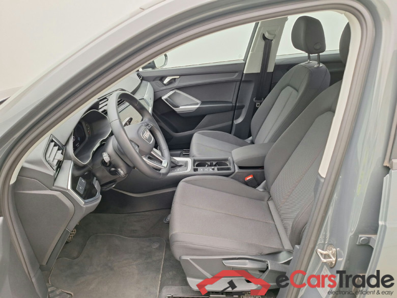 Audi, Q3 '18 PHEV, Audi Q3 45 TFSI e S tronic 5d #3