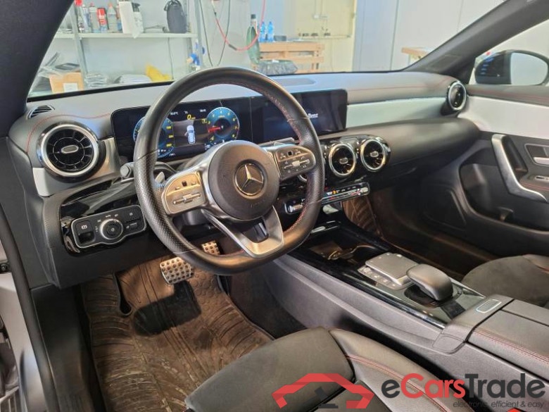 MERCEDES-BENZ CLA SHOOTING BRAKE / 2019 / 5P / STATION WAGON CLA 180 AUTOMATIC PREMIUM #3