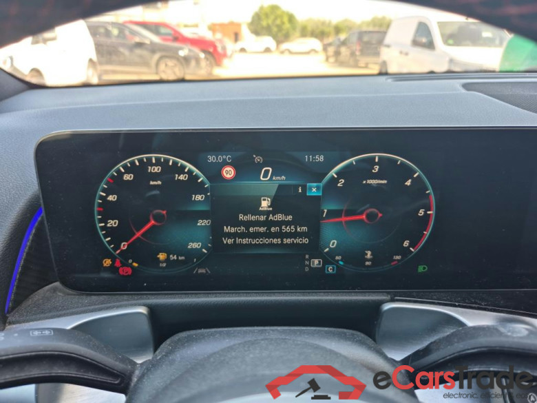 Mercedes-Benz Clase GLB 200 d AMG Line 150CV AT8 E6d #Opcionales 8200€# #4