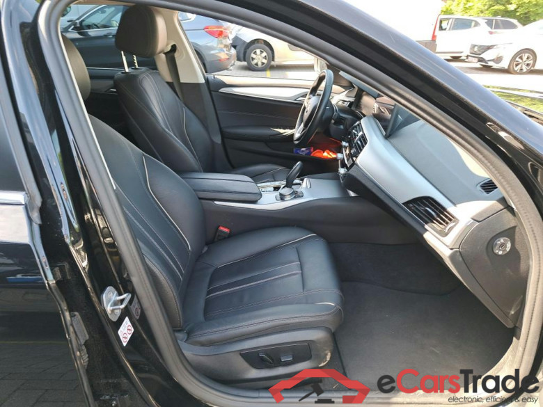 BMW - BMW 5 TOURING 530e 292PK Business Edition With Dakota Heated Leather Seats & Safety Pack & Driving Assistant Professional & Parking Assistant Pack  * HYBRID * #3