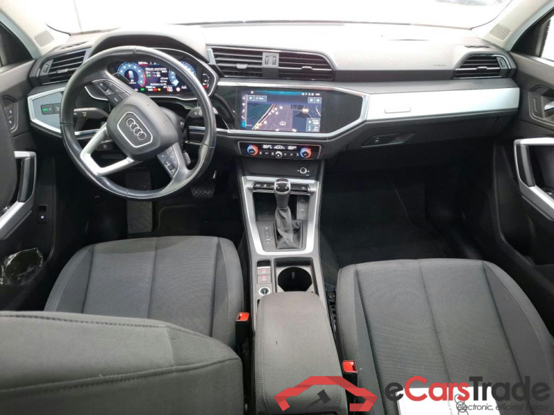 AUDI Q3 / 2018 / 5P / SUV 45 TFSI E 245 S TRONIC BUSINESS LINE #5