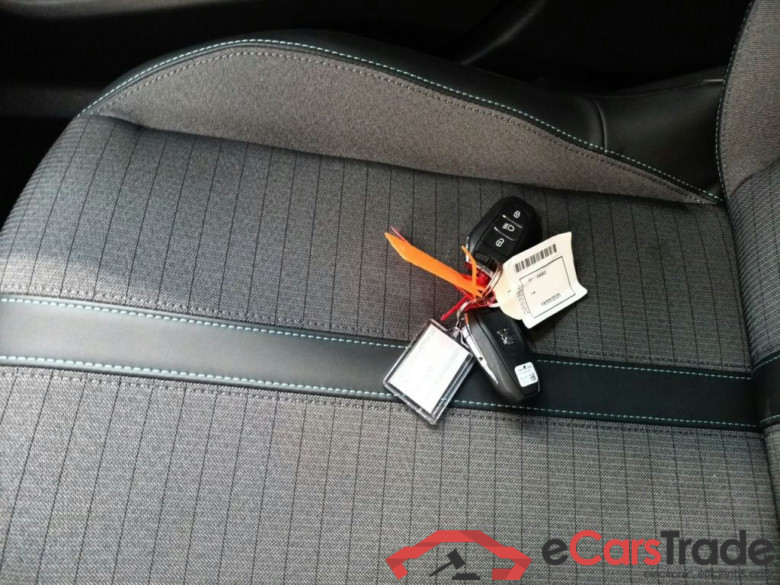 PEUGEOT 2008 - 2020 1.2 PureTech 130 Allure S&S (EU6.3) 5d #4