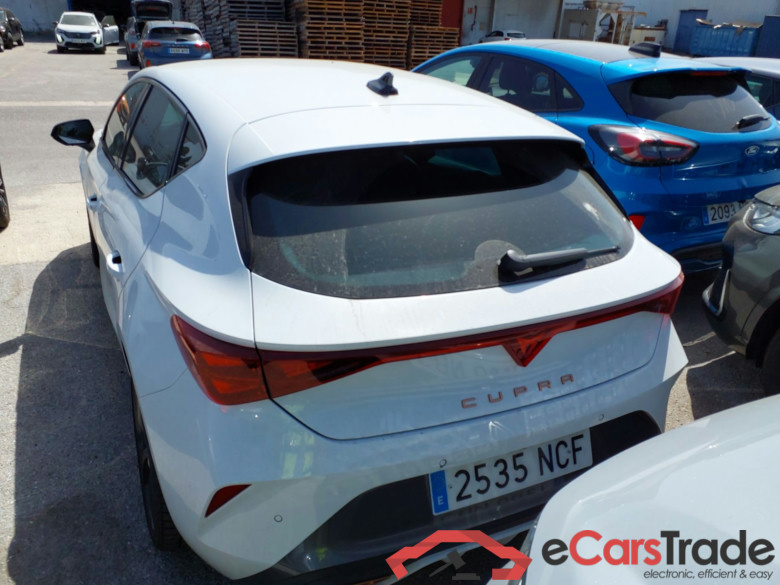 CUPRA Leon 1.5 PHEV DSG 205cv 5P AutomÃ¡tico (Winterpack) #2