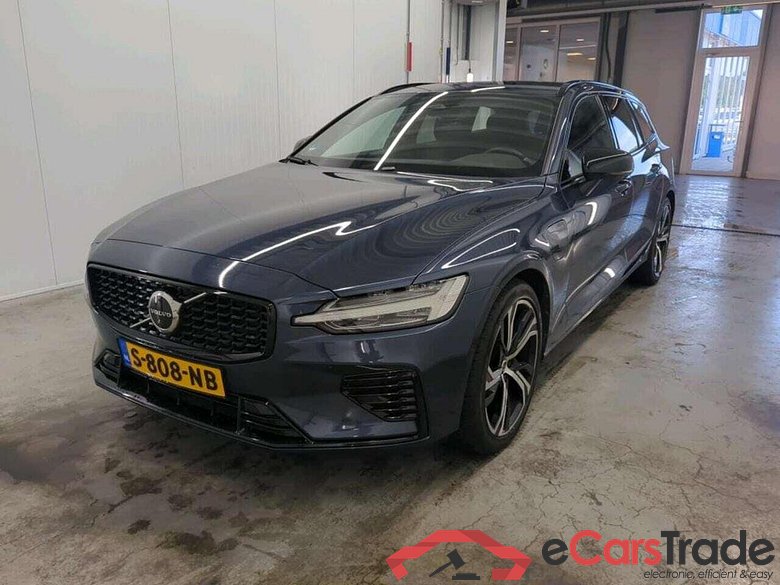 VOLVO V60 2.0 T6 AWD + Dark