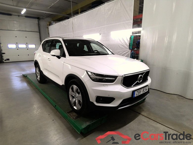 XC40 D4 4WD Momentum Advan.Aut