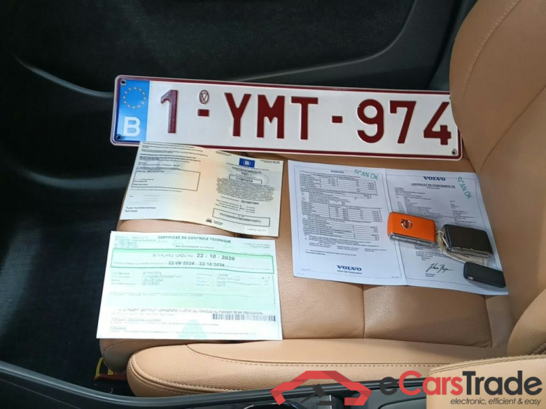 Volvo XC40 B4 AWD Geartronic Inscription 5d #4