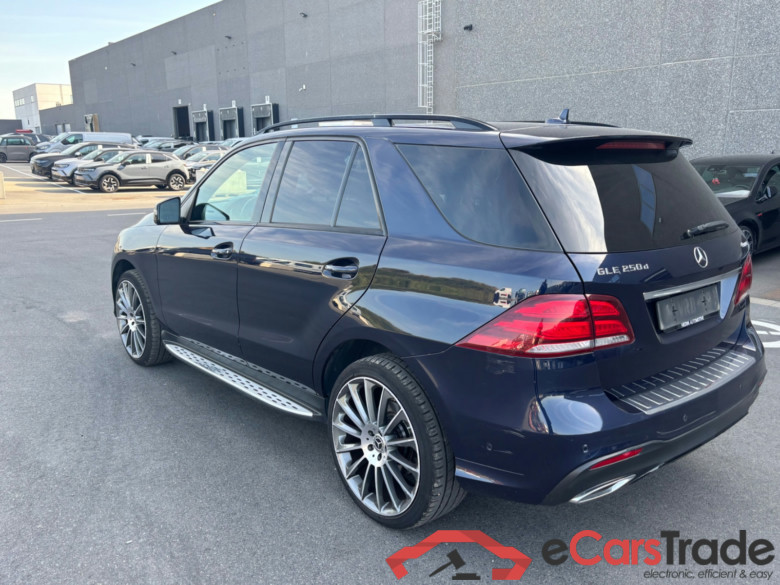 Mercedes-Benz GLE 250d AMG 4Matic Aut. Pano LED-ILS Leather Navi KeylessGo Camera 360 Klima PDC ... #4