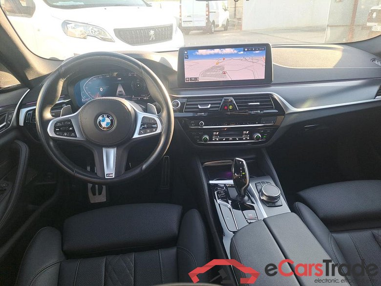 BMW Serie 5 / 2020 / 5P / familiar 530dA xDrive Touring #3
