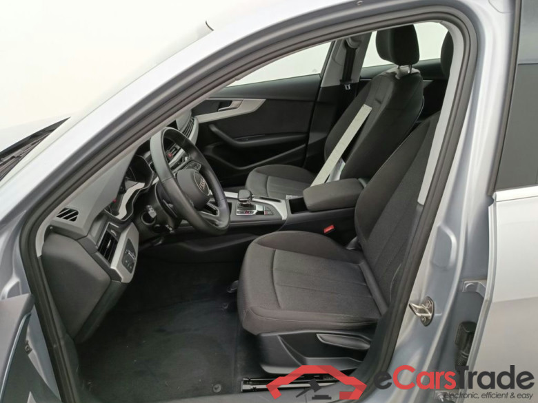 Audi A4 2.0 30 TDi 100kW S tronic Attraction B.E 4d #3
