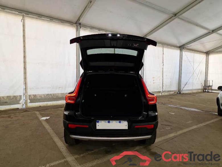 VOLVO XC40 / 2017 / 5P / SUV T3 AUTOMATICO MOMENTUM PRO #5