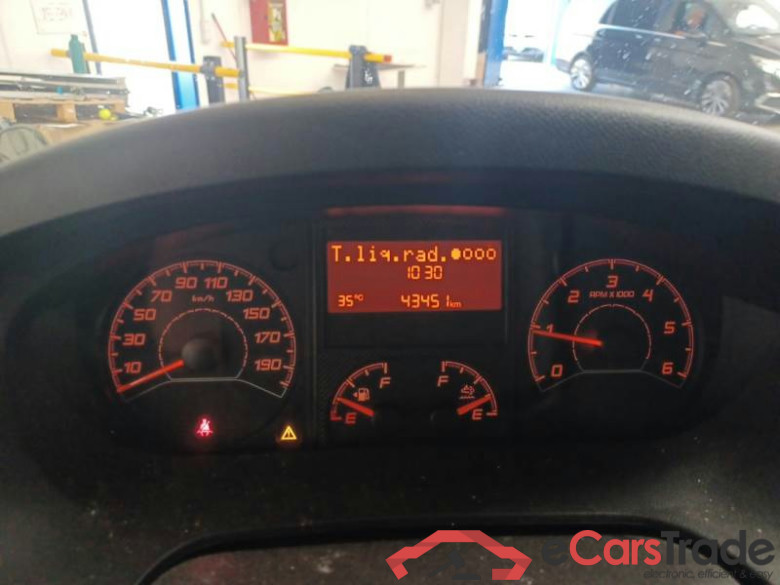 PEUGEOT BOXER / 2014 / 4P / FURGONE 333 L2H2 2.2 BLUEHDI 140CV SeS #4