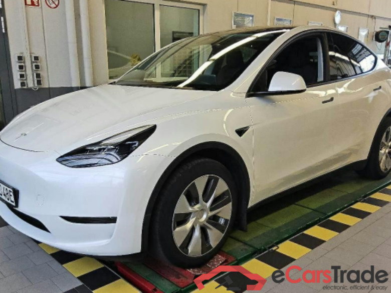 TESLA Model Y Long Range Dual Motor AWD 5d 378kW