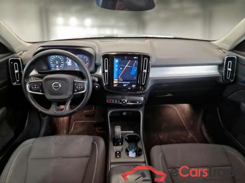VOLVO XC40 / 2017 / 5P / SUV T3 AUTOMATICO MOMENTUM PRO #3