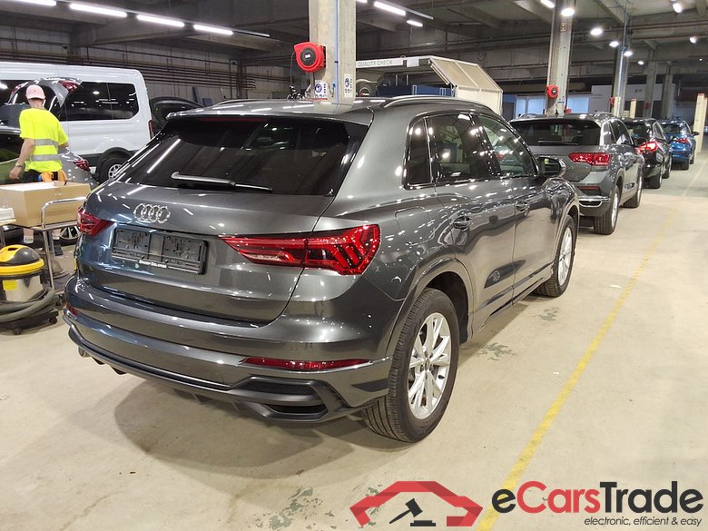 AUDI Q3 1.4 45 TFSI E S TRONIC S LINE #4