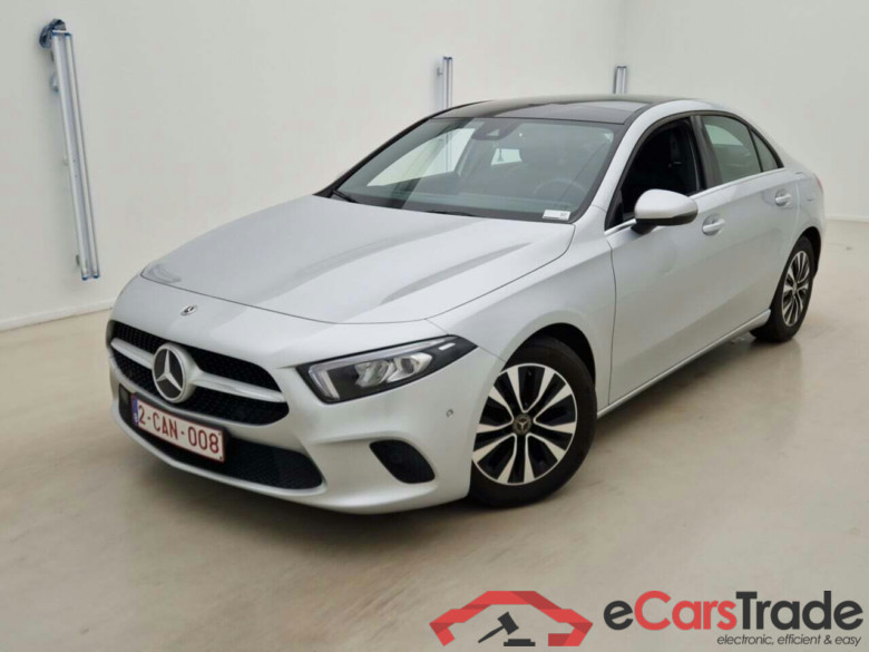 MERCEDES-BENZ A-KLASSE LIMOUSINE 1.3 180 7G-DCT LUXURY LINE #1