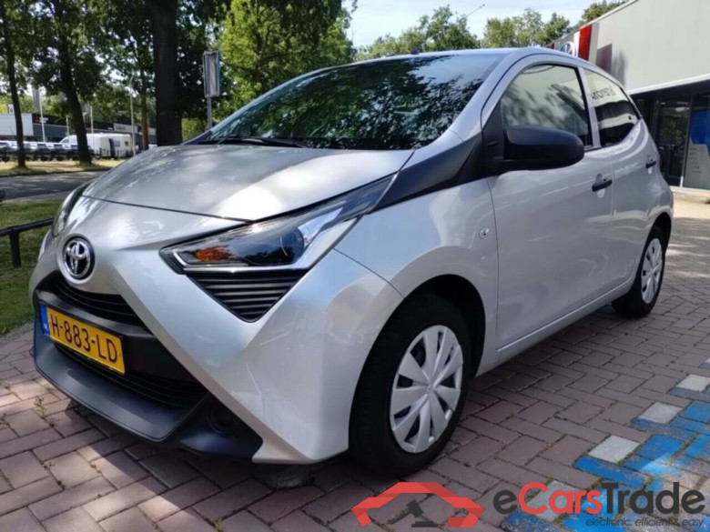 TOYOTA Aygo 1.0 VVT-i x-fun