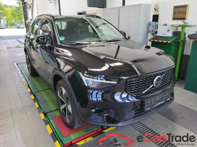 Volvo XC40 (2017->) DE - SUV5 B4 2WD EU6d, Plus Dark, (Facelift) 2022 - 2024 #2