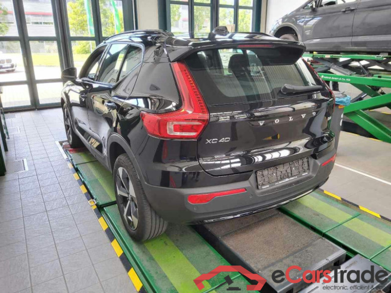 Volvo XC40 (2017->) DE - SUV5 B4 2WD EU6d, Plus Dark, (Facelift) 2022 - 2024 #4
