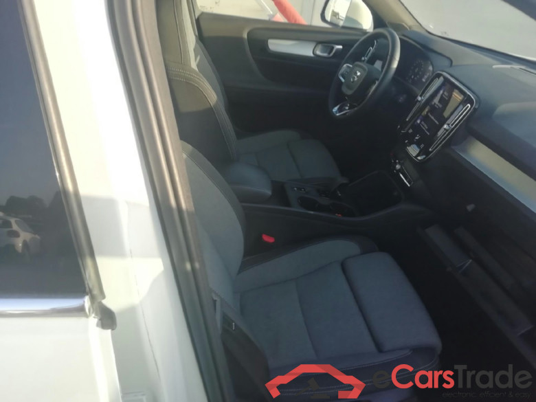 VOLVO XC40 / 2021 / 5P / todoterreno 1.5 T4 Recharge PHEV Core Auto #6
