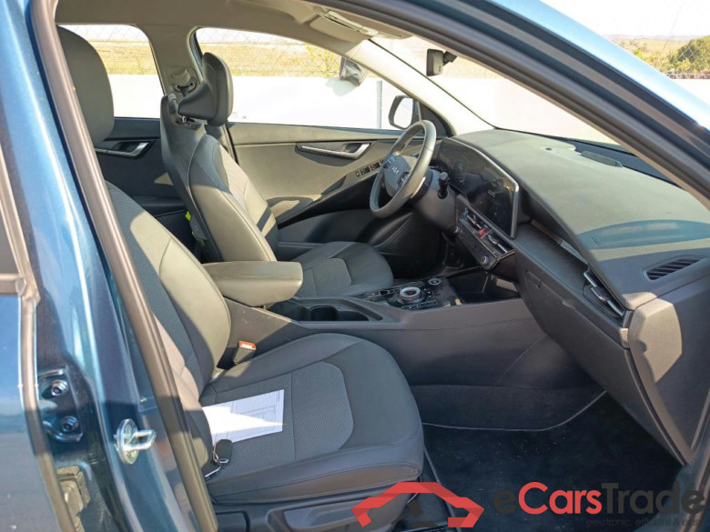 KIA Niro / 2022 / 5P / crossover 1.6 GDi PHEV 135kW (183CV) Drive #6