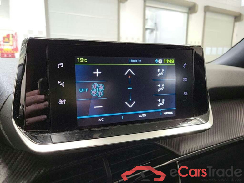 PEUGEOT e-2008 EV Allure 50 kWh #6
