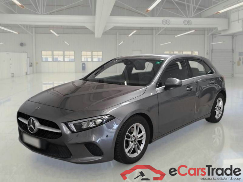 MERCEDES-BENZ CLASSE A / 2018 / 5P / BERLINA A 180 D AUTOMATIC BUSINESS EXTRA #1