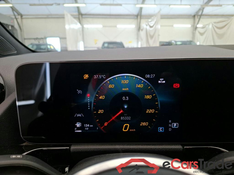 MERCEDES-BENZ GLA / 2020 / 5P / SUV 1.3 GLA 200 BUSINESS LINE DCT #6