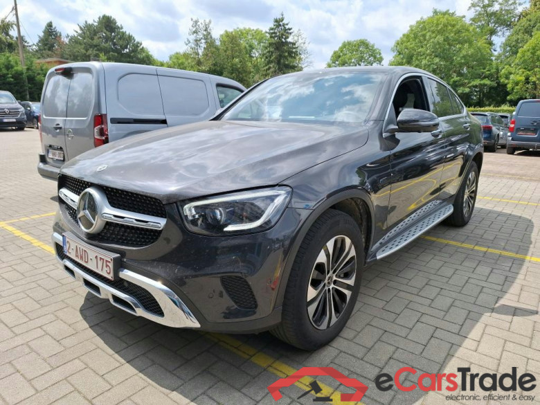 MERCEDES - MER GLC COUPE 300 de 4MATIC 306PK DCT Premium Plus With Electric Heated Mem Seats & Heated Steering & Exclusive Interior & Multibeam & Burmester & Head Up & 360 Camera  * HYBRID *