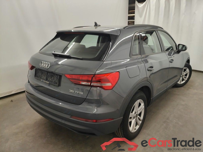 Audi Q3 35 TFSI Attraction 5d #2