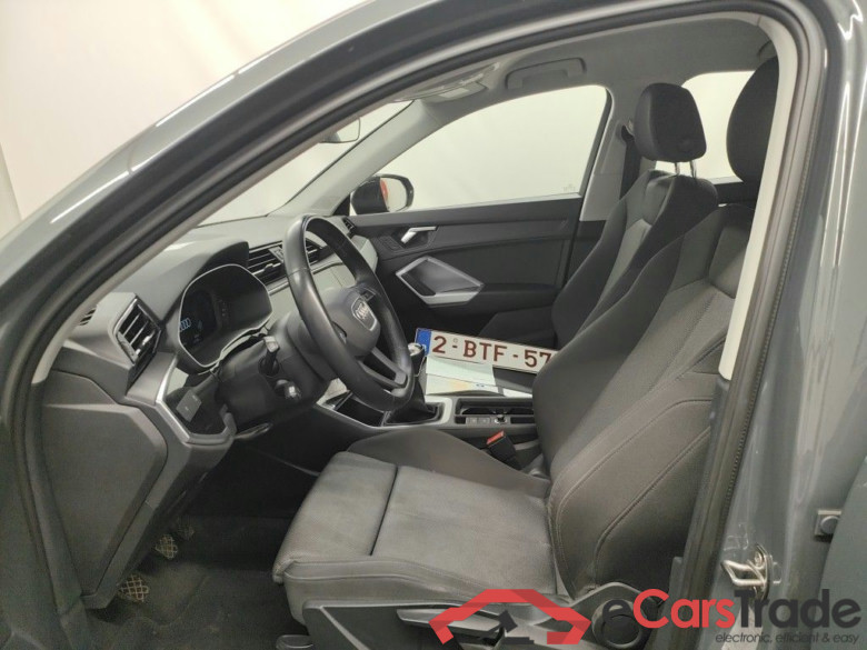 Audi Q3 35 TFSI Attraction 5d #3