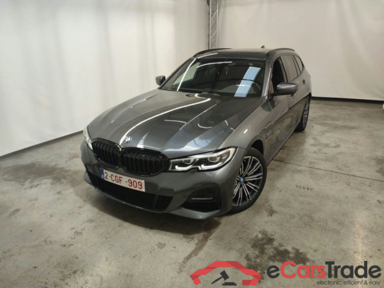BMW 3 Reeks Touring 330e xDrive (215 kW) 5d