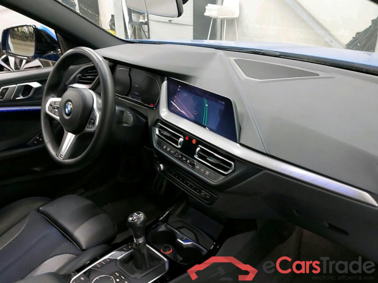 BMW - BMW 2 GRAN COUPE 218i 140PK M Sport Pack Business & Travel & Sound System & PDC Front & Rear  * PETROL * #3
