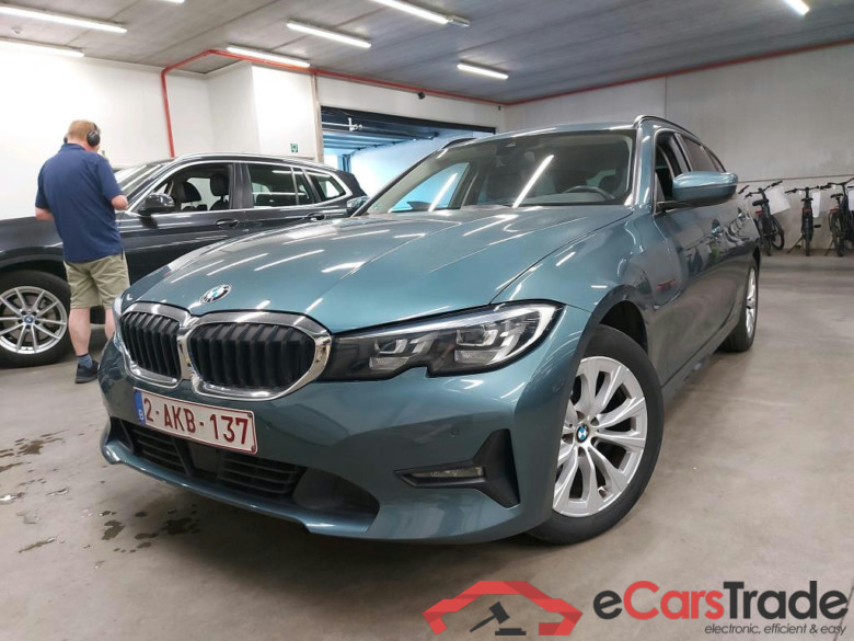 BMW - BMW 3 TOURING 318dA 136PK Advantage Pack Business & Active Cruise & Comfort Entry & PDC Front & Rear #1